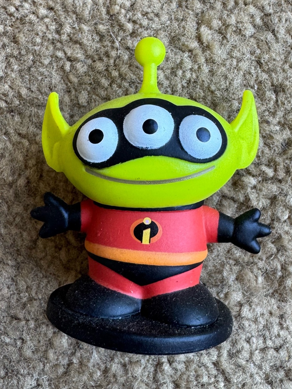 Disney Pixar Alien Remix Mr. Incredible figure